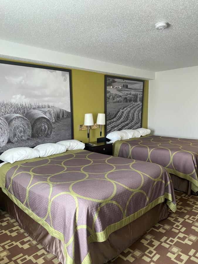 Super 8 By Wyndham Independence Ia Otel Dış mekan fotoğraf